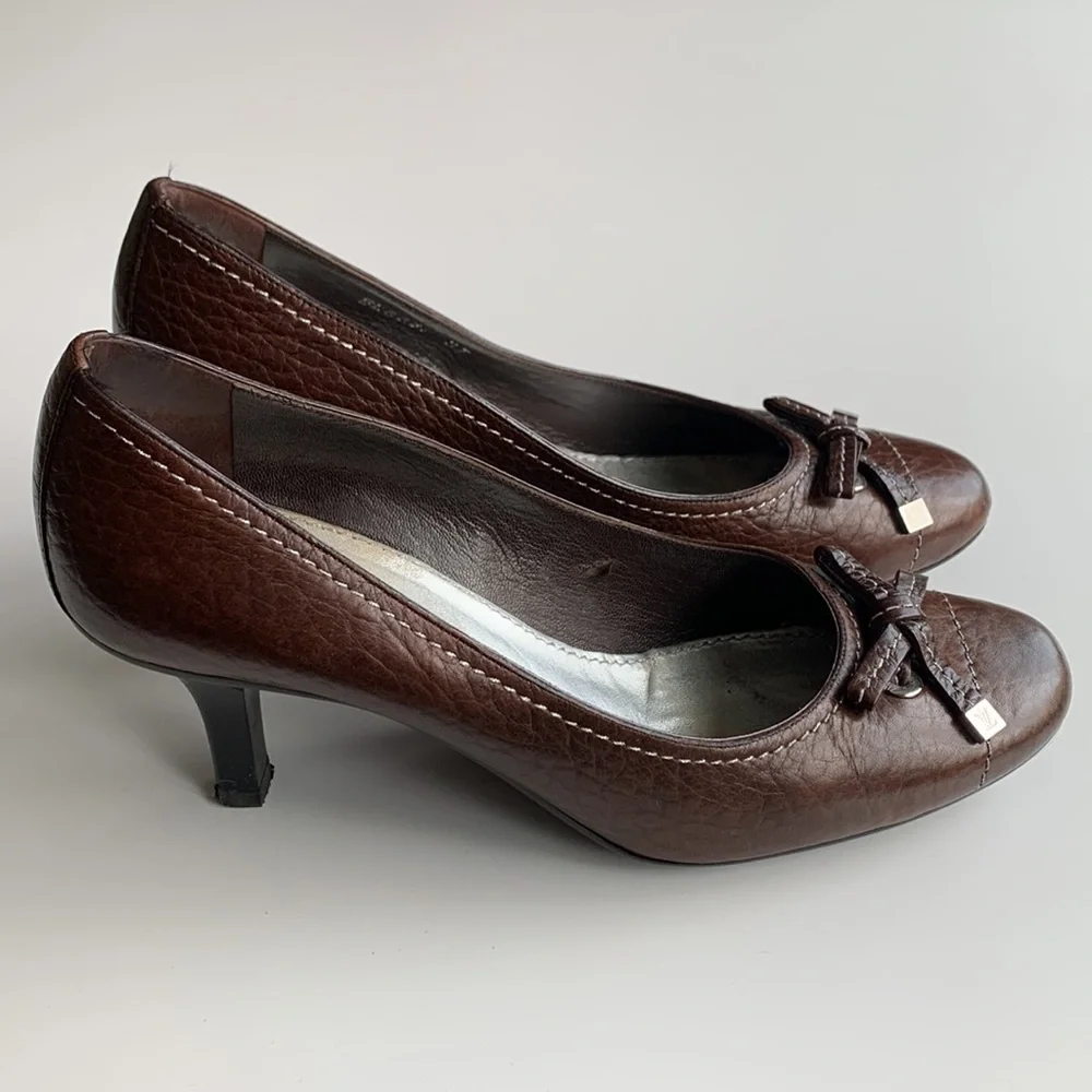 Louis Vuitton Brown Leather Heels With Bow Size 37 - Picture 4 of 14